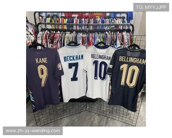 英超球队主场球衣：英超球队主场比赛时穿着的球衣与设计